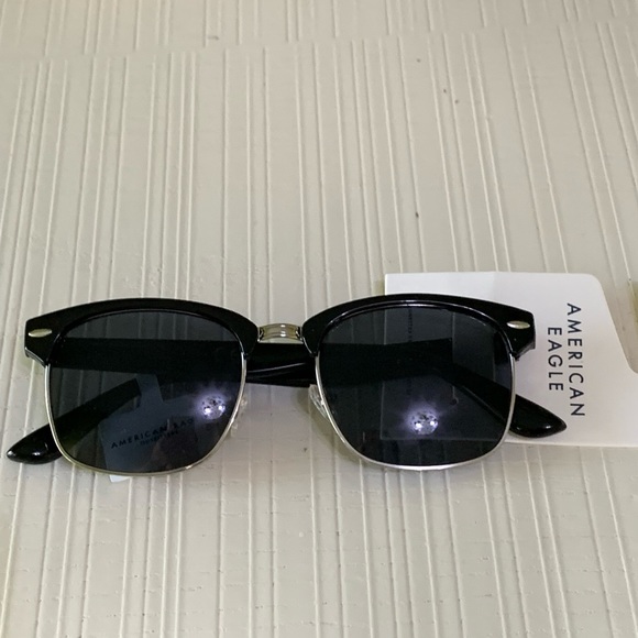 American eagle Sunglasses - Picture 3 of 13